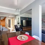 Apartment Exclusive Vibrant 3br Duplex W Terrace In Kadikoey! *