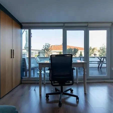 Apartment Exclusive Vibrant 3br Duplex W Terrace In Kadikoey!