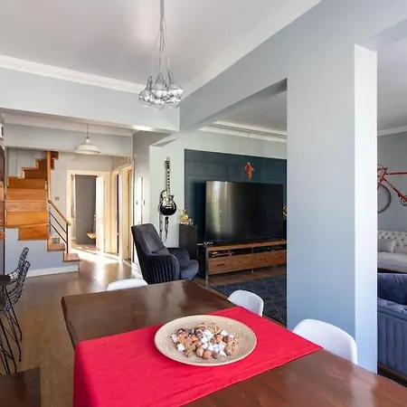 Διαμέρισμα Exclusive Vibrant 3br Duplex W Terrace In Kadikoey! *