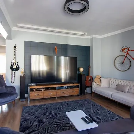 アパート Exclusive Vibrant 3br Duplex W Terrace In Kadikoey!