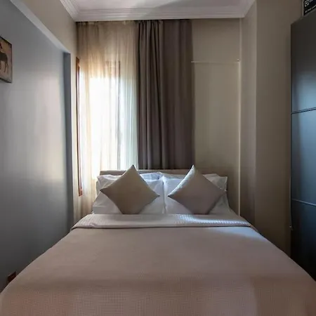 アパート Exclusive Vibrant 3br Duplex W Terrace In Kadikoey! イスタンブール