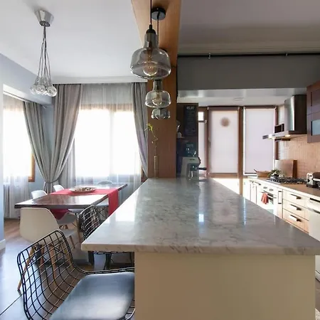 Exclusive Vibrant 3br Duplex W Terrace In Kadikoey! * イスタンブール