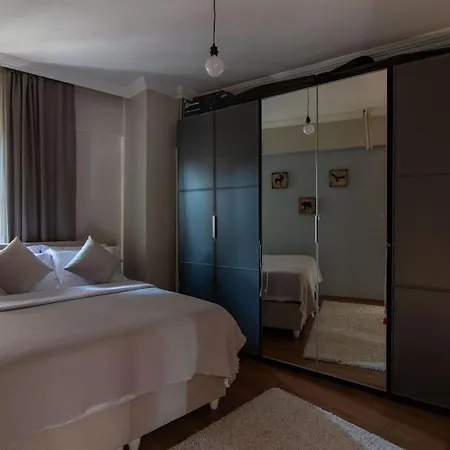 アパート Exclusive Vibrant 3br Duplex W Terrace In Kadikoey! イスタンブール
