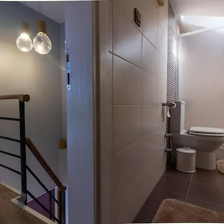 Exclusive Vibrant 3br Duplex W Terrace In Kadikoey! イスタンブール