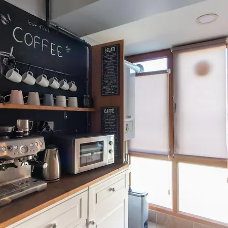 Exclusive Vibrant 3br Duplex W Terrace In Kadikoey! アパート イスタンブール