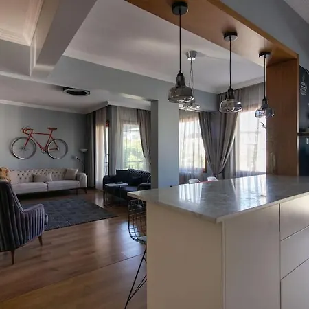 Exclusive Vibrant 3br Duplex W Terrace In Kadikoey! * 이스탄불