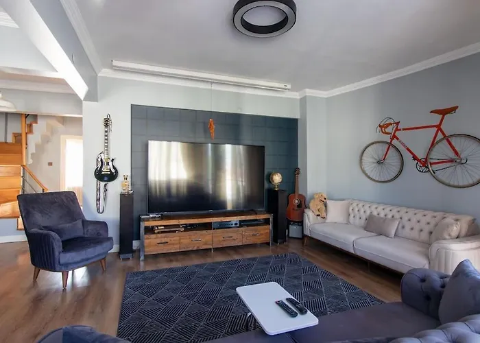 아파트 Exclusive Vibrant 3br Duplex W Terrace In Kadikoey!